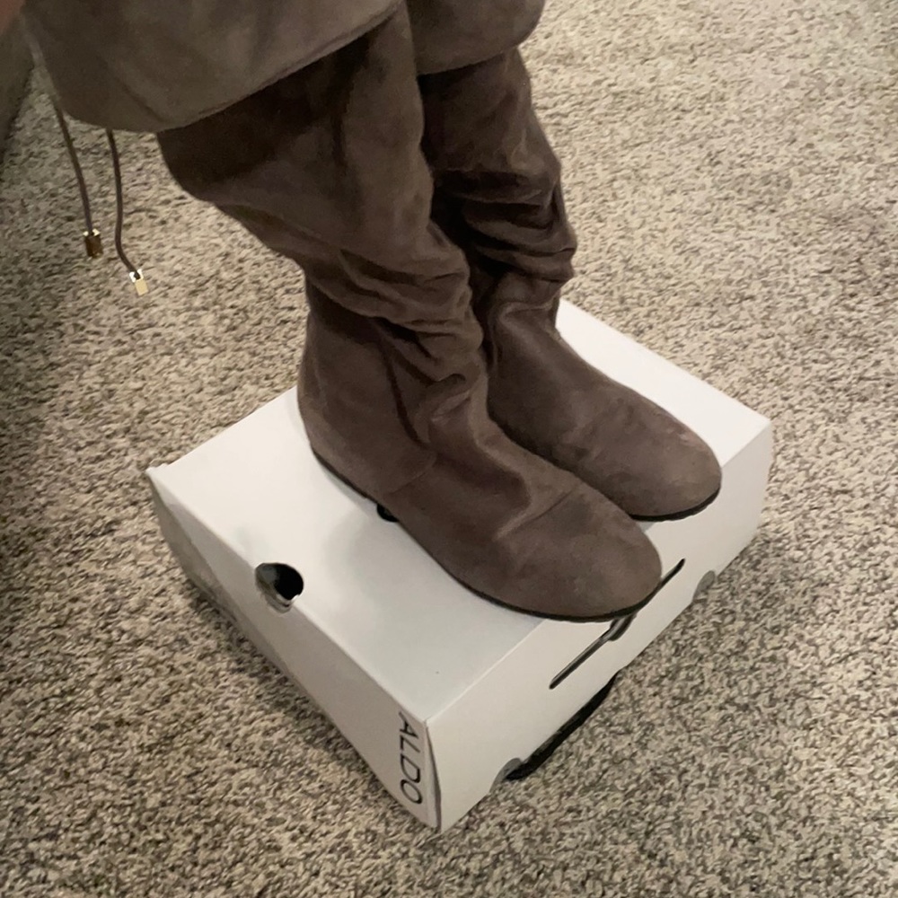 Aldo Boots (women size US8)